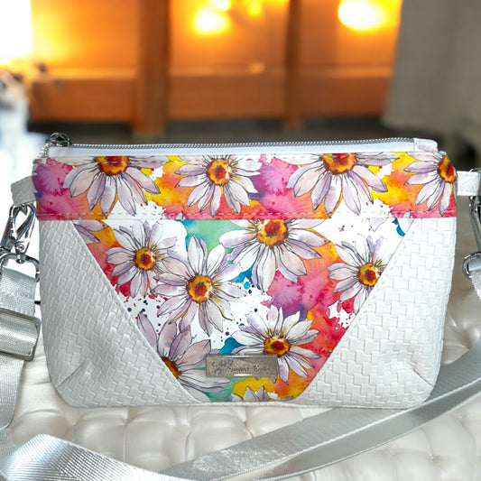 White Daisy Wristlet and Crossbody Bag