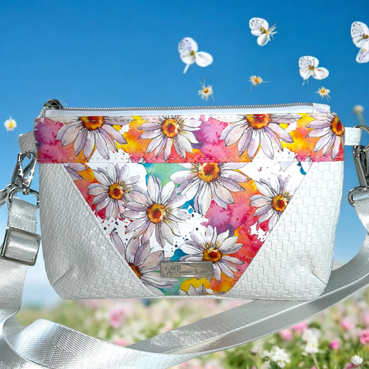 White Daisy Wristlet and Crossbody Bag